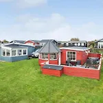 Dom wakacyjny 2 Bedroom Cozy In V