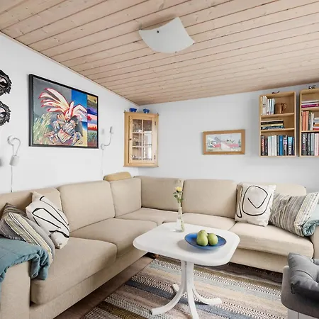 2 Bedroom Cozy In V بيت للعطل إيسبيرغ