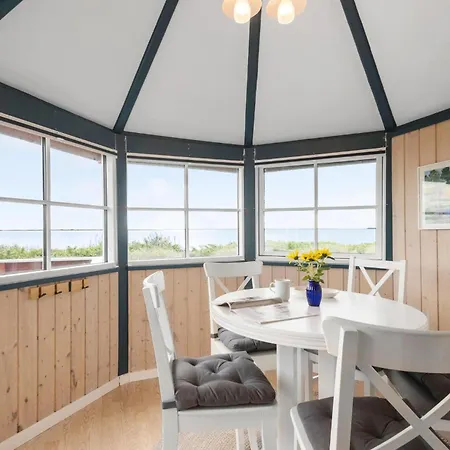 2 Bedroom Cozy In V Semesterbostad