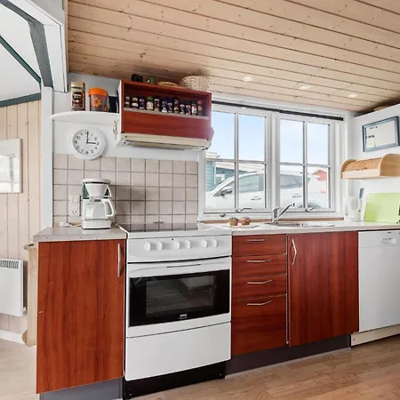Awesome In V With Kitchen