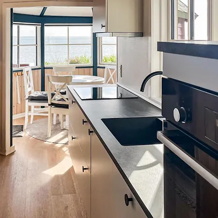 2 Bedroom Cozy In V بيت للعطل إيسبيرغ
